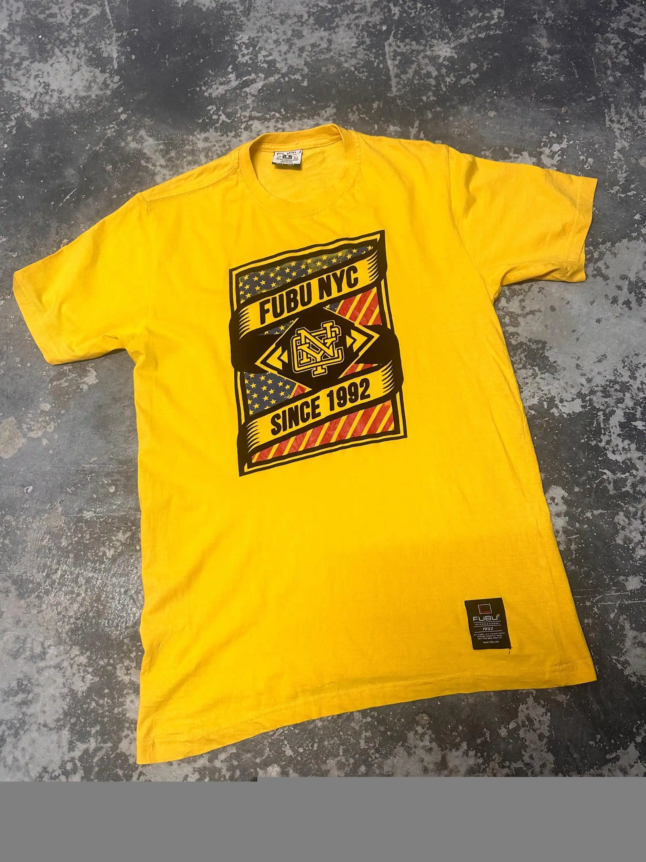 T-shirt vintage Fubu New York  - Streetwear Brand New York avis et prix
